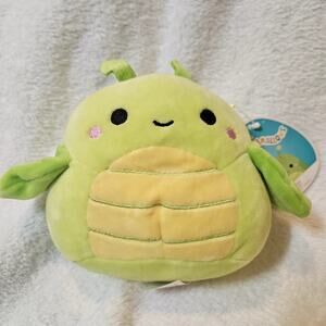 Pilar the Grasshopper Squishmallow (5-inch) – NWT